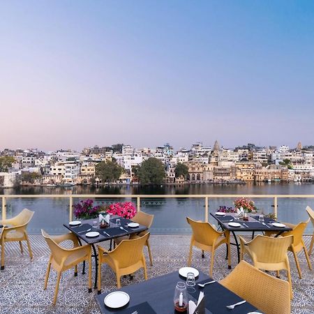 Sarovar - Lake Facing Boutique Hotel On Lake Pichola Udaipur Exteriör bild