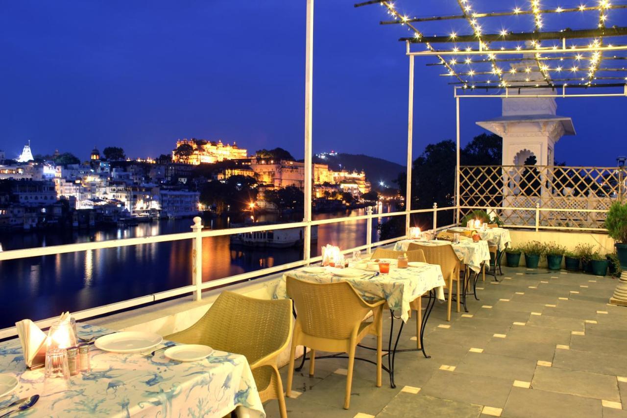 Sarovar - Lake Facing Boutique Hotel On Lake Pichola Udaipur Exteriör bild