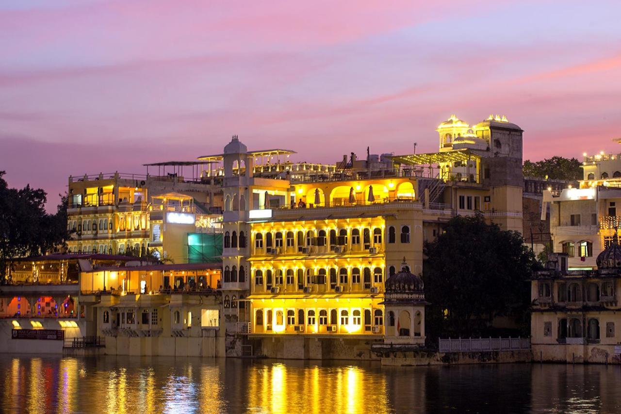 Sarovar - Lake Facing Boutique Hotel On Lake Pichola Udaipur Exteriör bild