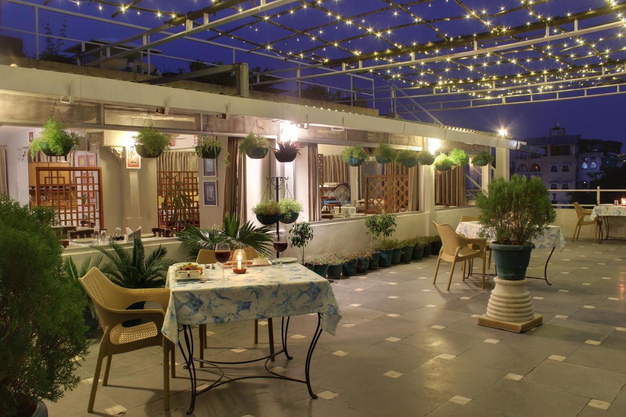 Sarovar - Lake Facing Boutique Hotel On Lake Pichola Udaipur Exteriör bild