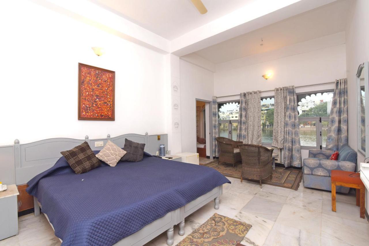 Sarovar - Lake Facing Boutique Hotel On Lake Pichola Udaipur Exteriör bild
