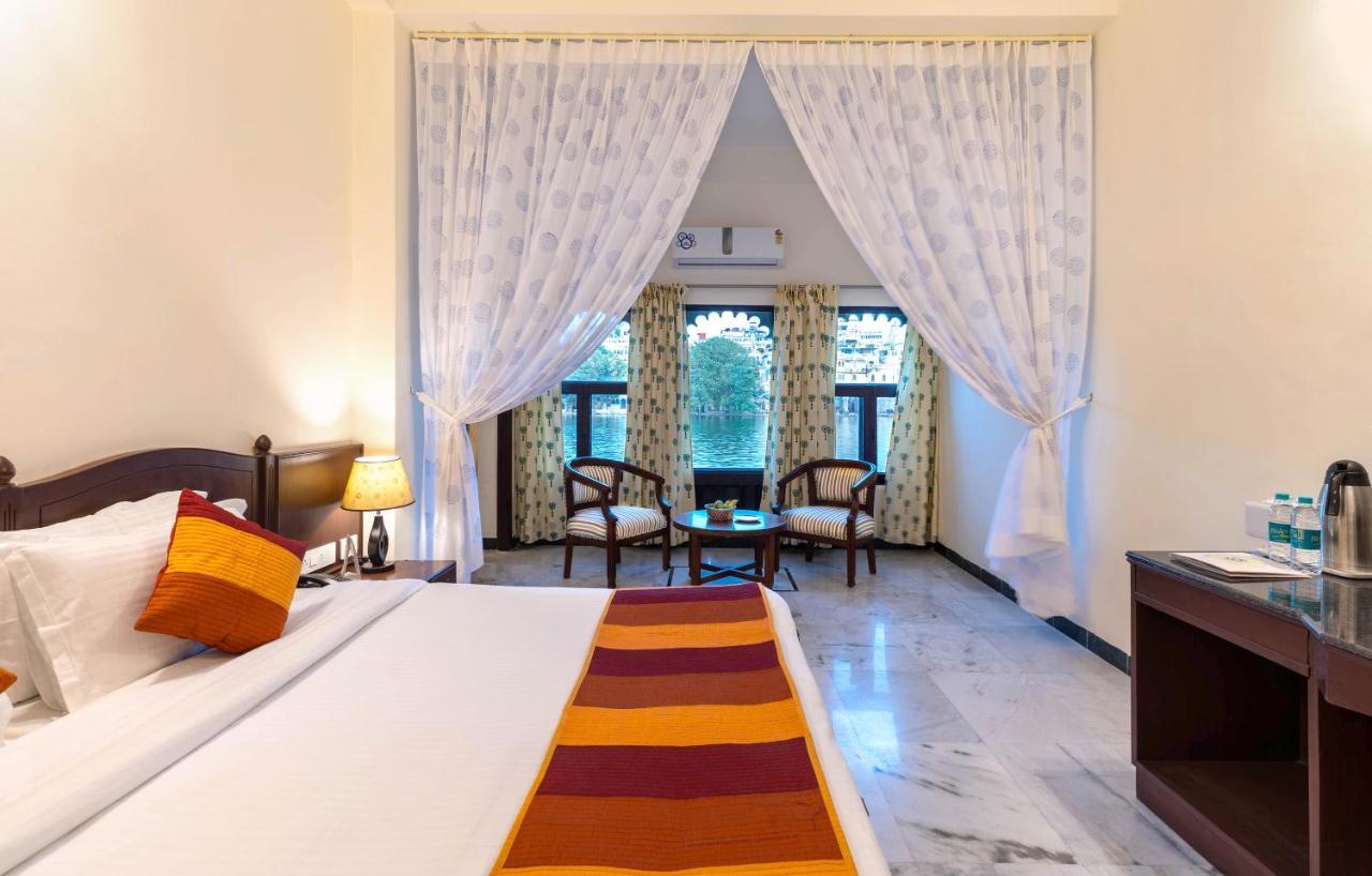 Sarovar - Lake Facing Boutique Hotel On Lake Pichola Udaipur Exteriör bild