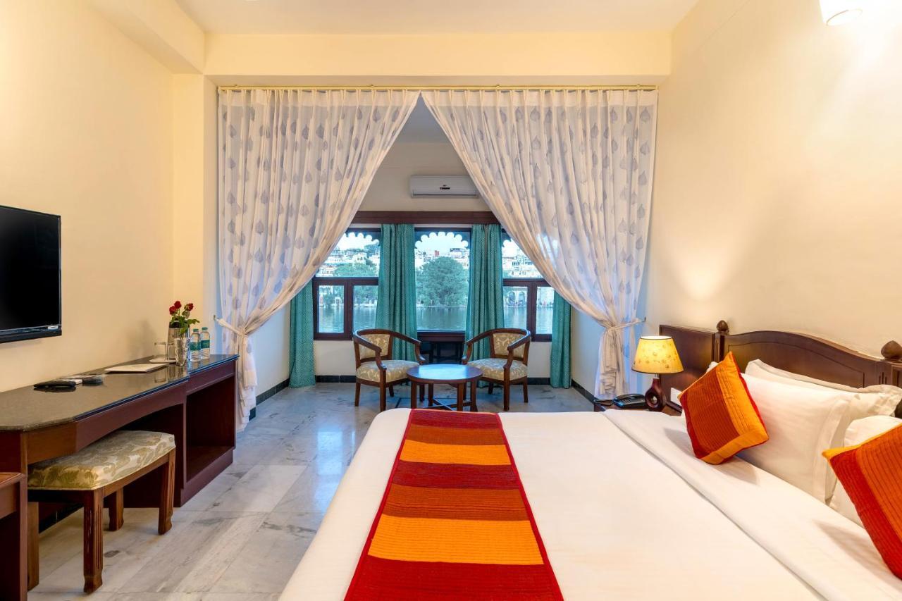 Sarovar - Lake Facing Boutique Hotel On Lake Pichola Udaipur Exteriör bild